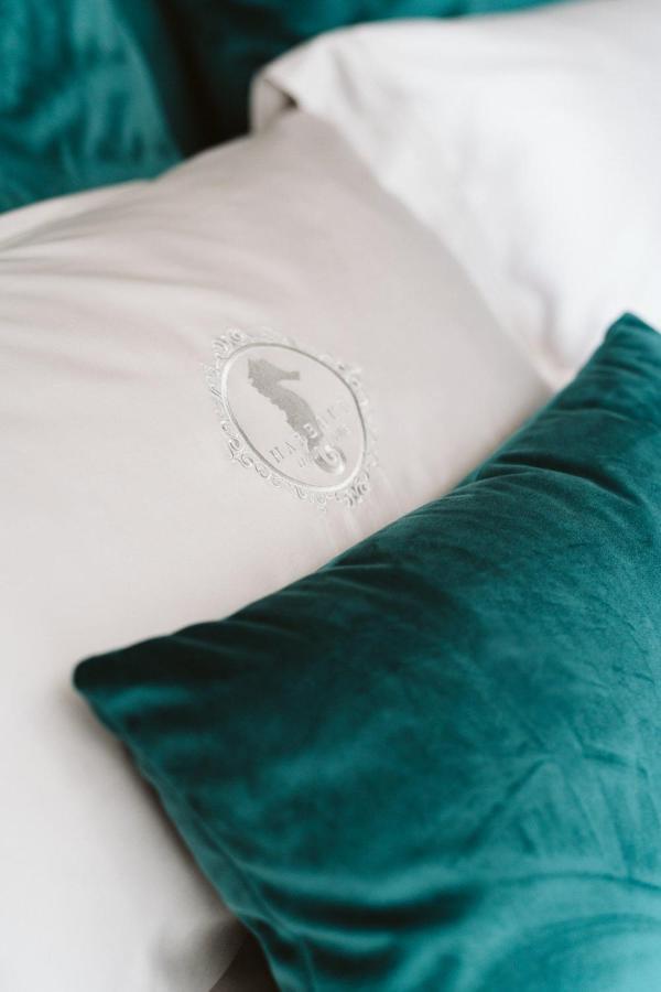Bed and Breakfast The Harbour - Luxury Living Трані Екстер'єр фото