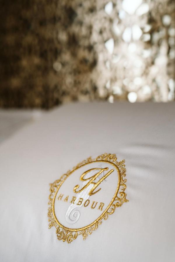 Bed and Breakfast The Harbour - Luxury Living Трані Екстер'єр фото