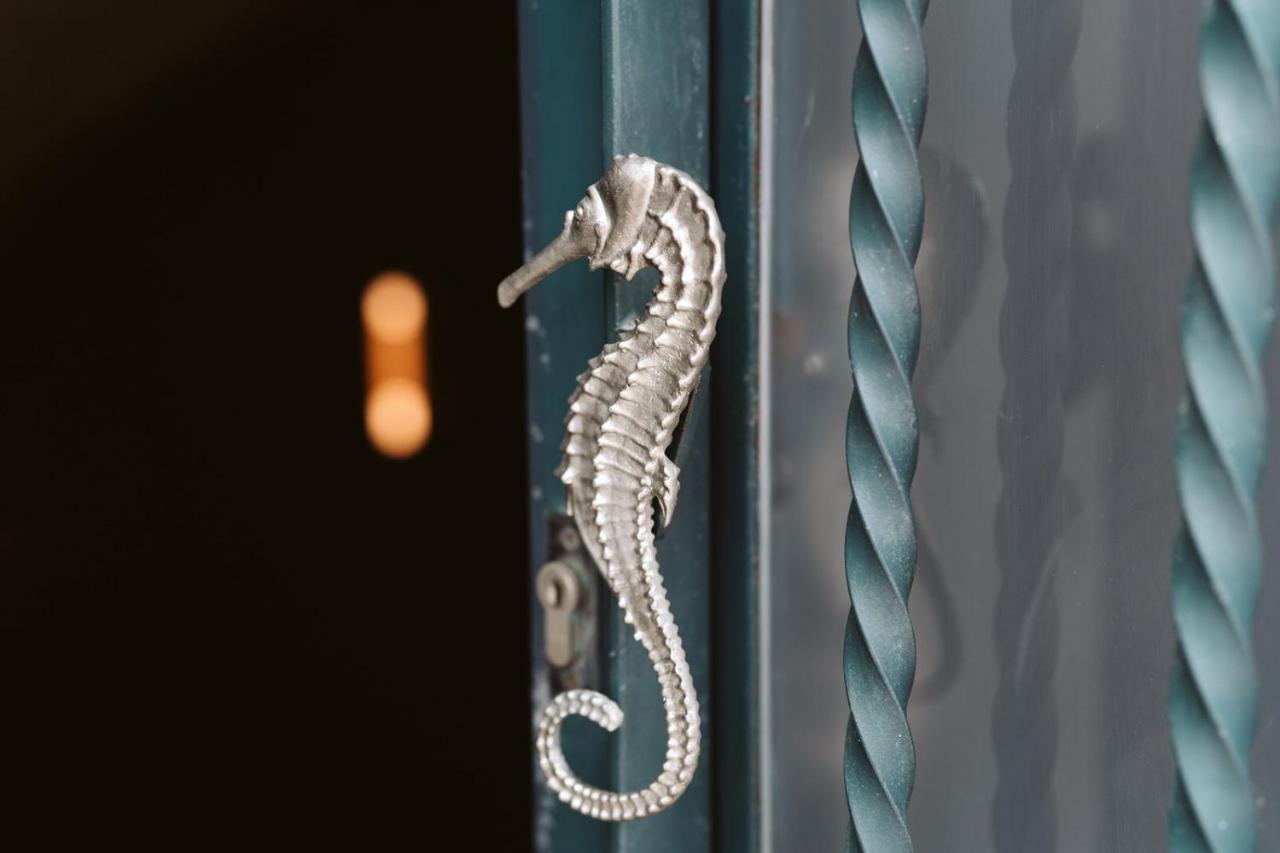 Bed and Breakfast The Harbour - Luxury Living Трані Екстер'єр фото